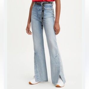 Levis Ribcage Split Flare Jean